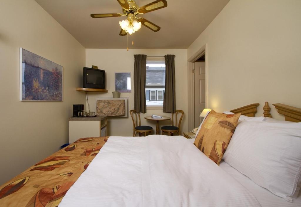 Brigantine Inn Lunenburg Szoba fotó