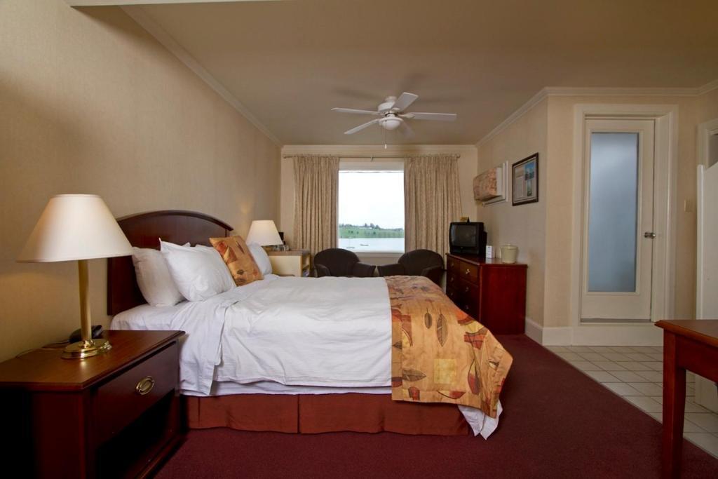 Brigantine Inn Lunenburg Szoba fotó