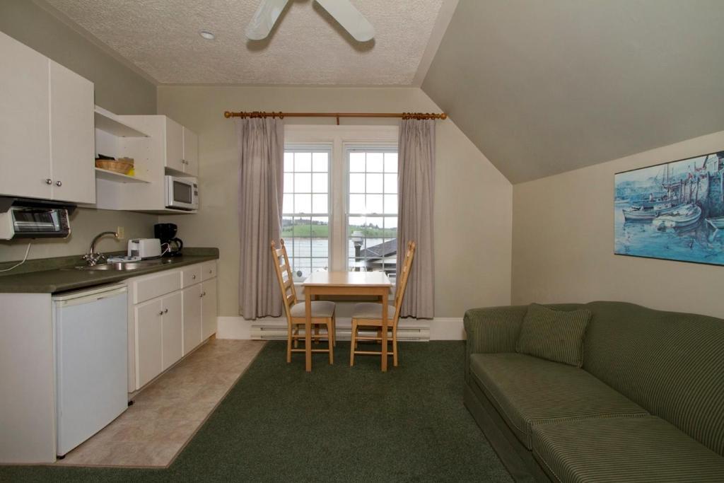 Brigantine Inn Lunenburg Szoba fotó