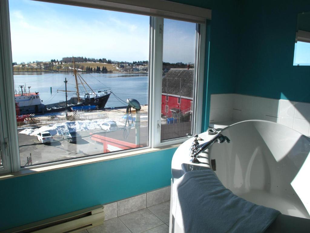 Brigantine Inn Lunenburg Szoba fotó